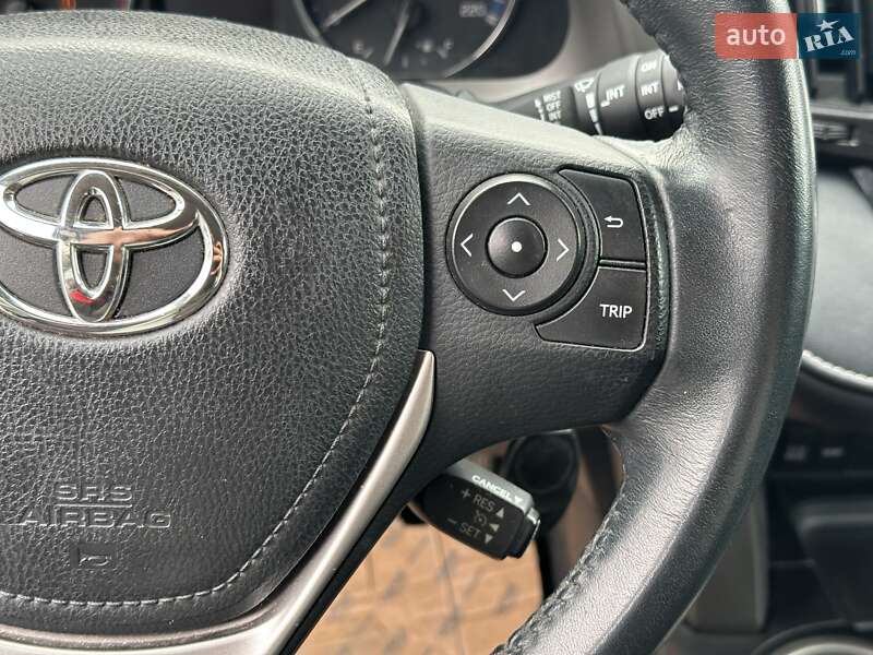 Внедорожник / Кроссовер Toyota RAV4 2016 в Киеве
