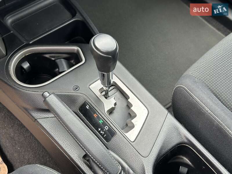 Внедорожник / Кроссовер Toyota RAV4 2016 в Киеве