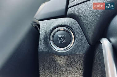 Внедорожник / Кроссовер Toyota RAV4 2019 в 