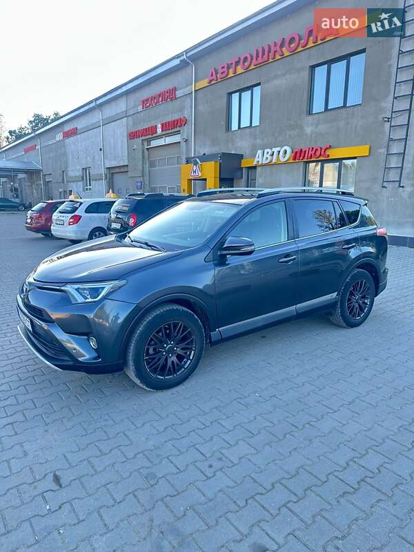 Внедорожник / Кроссовер Toyota RAV4 2015 в Коломые