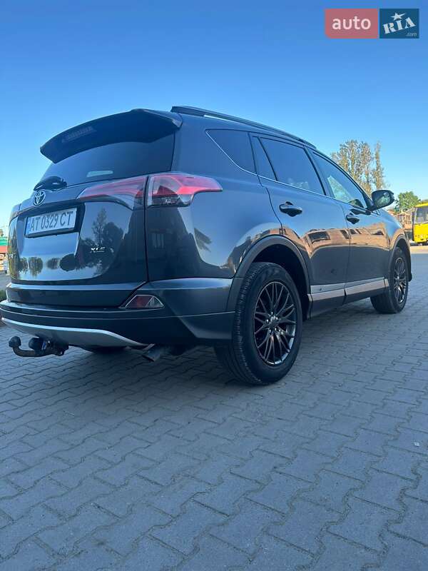 Внедорожник / Кроссовер Toyota RAV4 2015 в Коломые