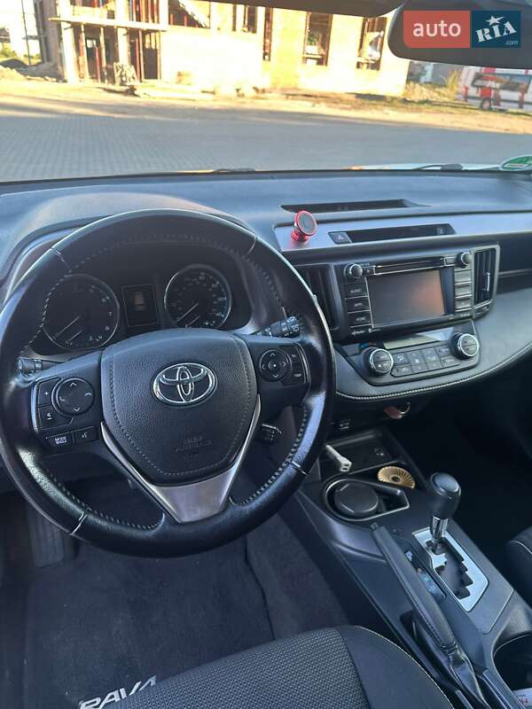 Внедорожник / Кроссовер Toyota RAV4 2015 в Коломые