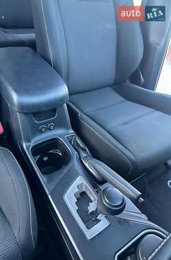 Внедорожник / Кроссовер Toyota RAV4 2015 в 