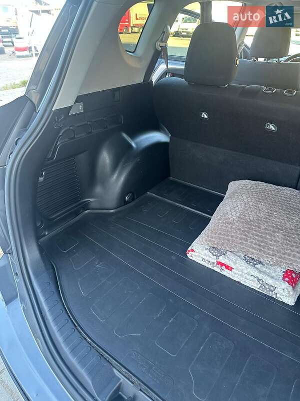 Внедорожник / Кроссовер Toyota RAV4 2015 в Коломые