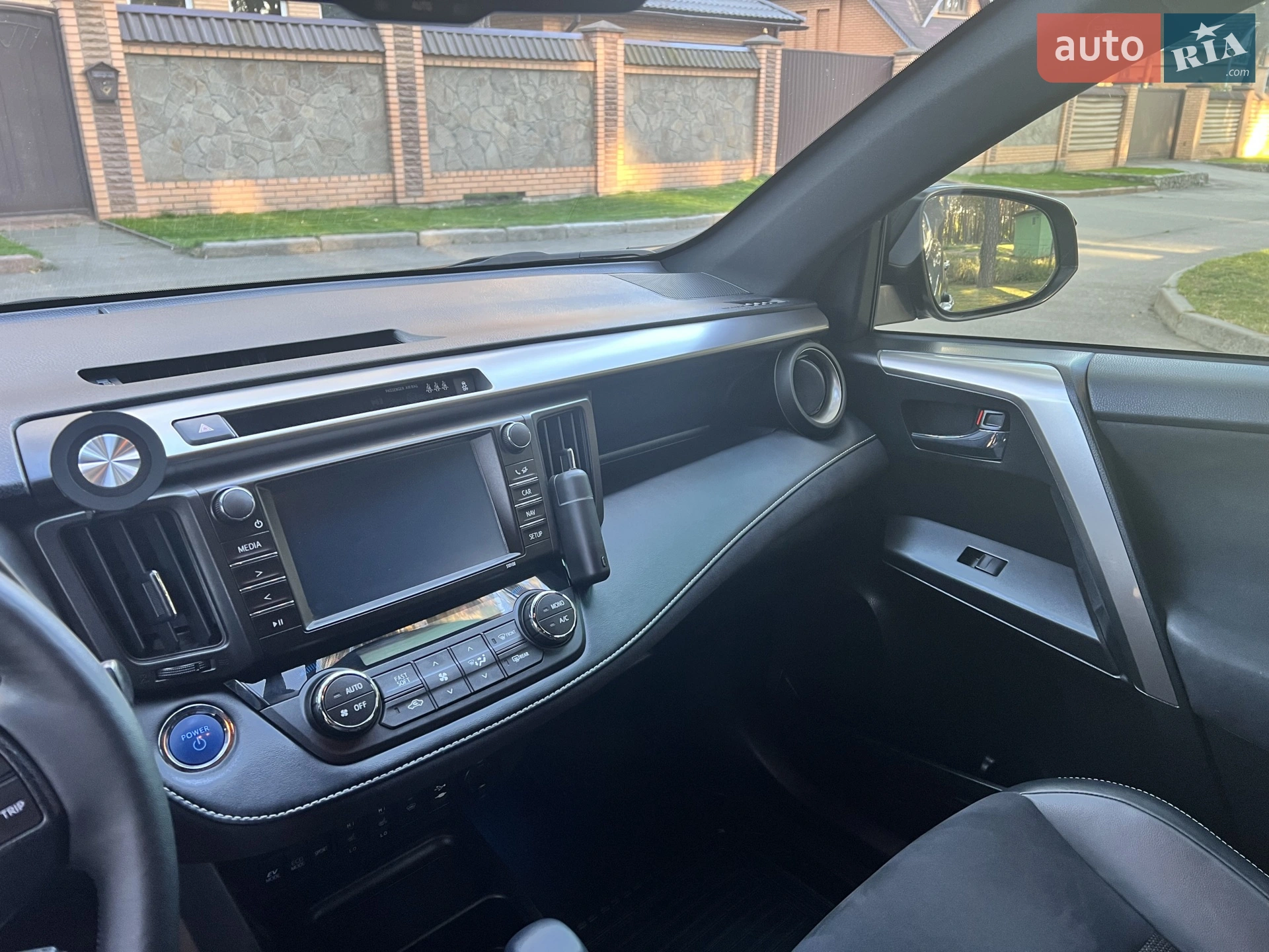 2018 Toyota RAV 4 - мініатюра 10