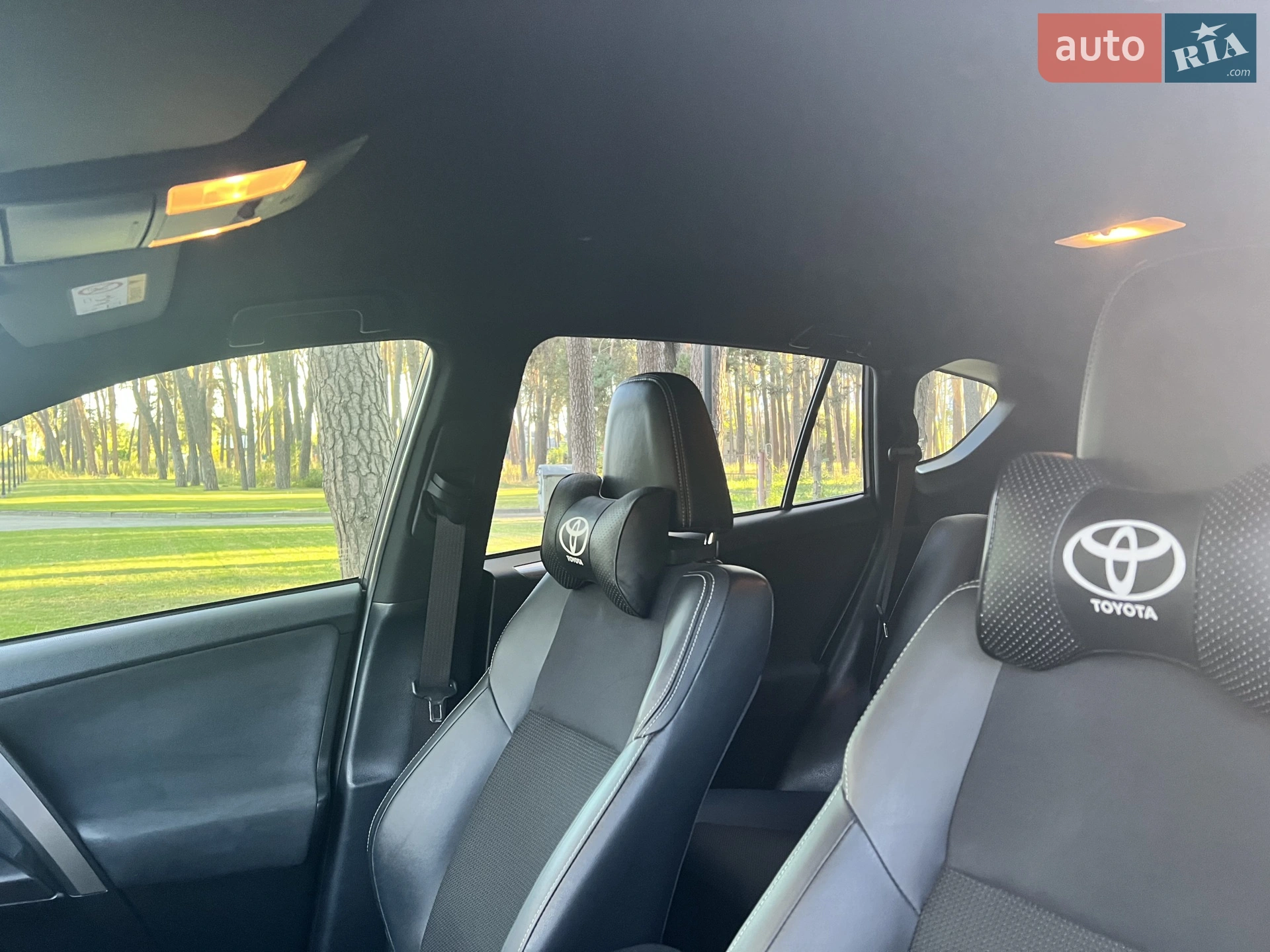 2018 Toyota RAV 4 - мініатюра 11