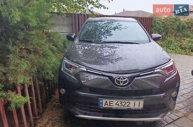 Внедорожник / Кроссовер Toyota RAV4 2017 в 