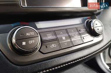 Внедорожник / Кроссовер Toyota RAV4 2013 в 