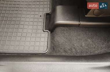 Внедорожник / Кроссовер Toyota RAV4 2013 в 
