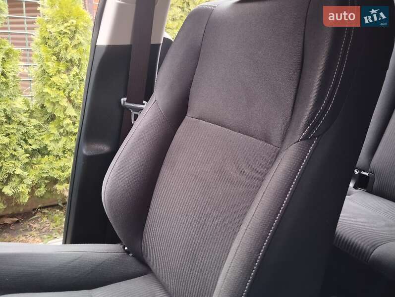 Позашляховик / Кросовер Toyota RAV4 2013 в Одесі