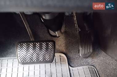Внедорожник / Кроссовер Toyota RAV4 2013 в 
