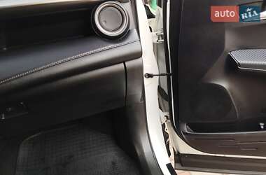 Внедорожник / Кроссовер Toyota RAV4 2013 в 