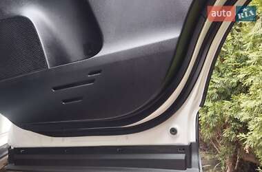 Внедорожник / Кроссовер Toyota RAV4 2013 в 