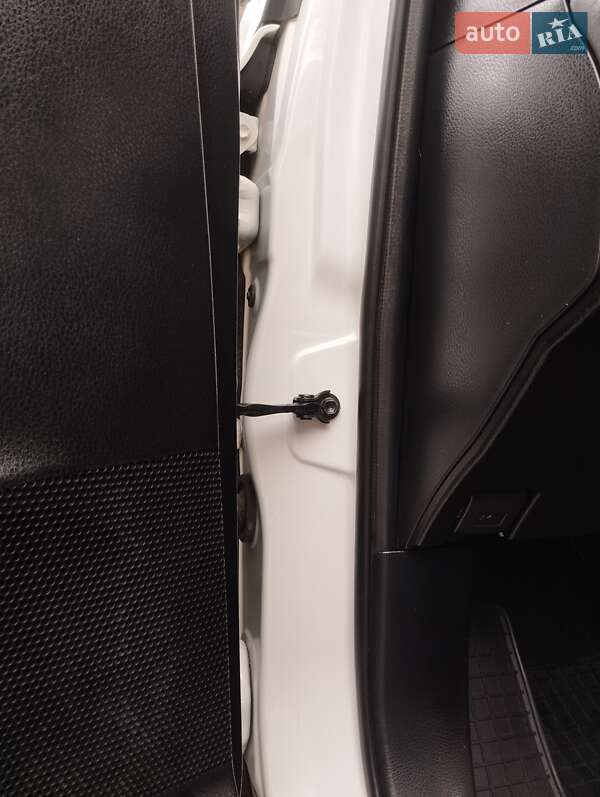 Позашляховик / Кросовер Toyota RAV4 2013 в Одесі