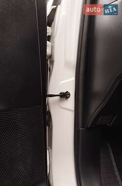 Внедорожник / Кроссовер Toyota RAV4 2013 в 