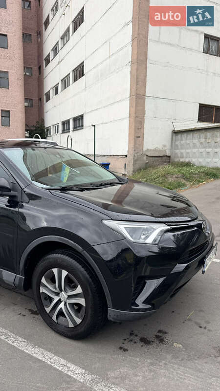 Позашляховик / Кросовер Toyota RAV4 2017 в Києві