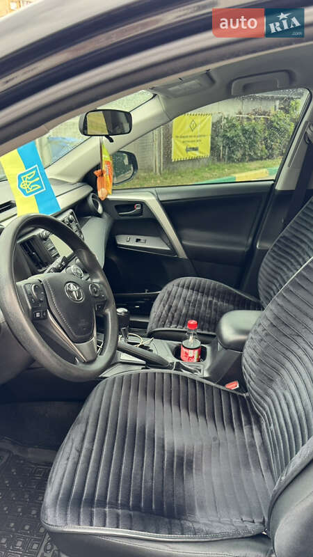 Позашляховик / Кросовер Toyota RAV4 2017 в Києві