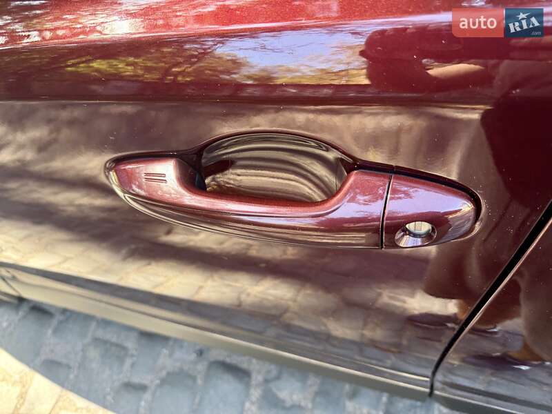 Позашляховик / Кросовер Toyota RAV4 2017 в Кам'янському