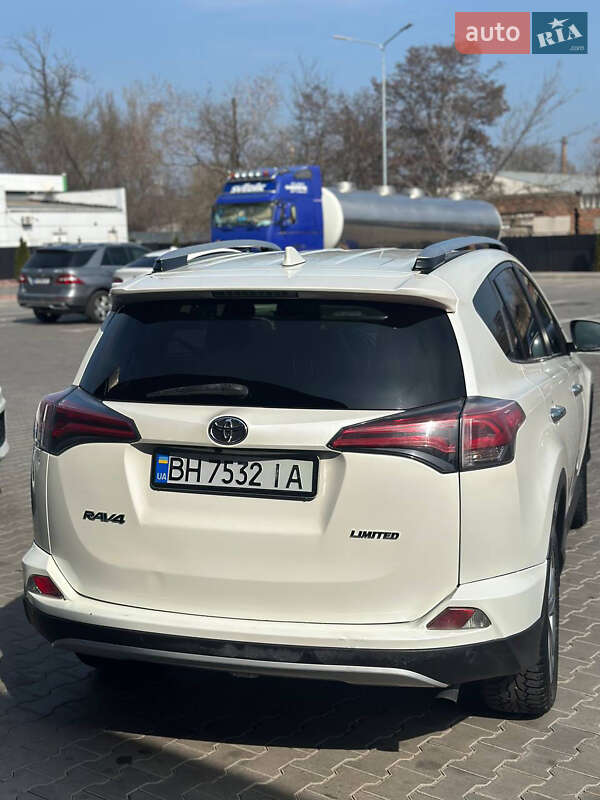 Внедорожник / Кроссовер Toyota RAV4 2016 в Одессе