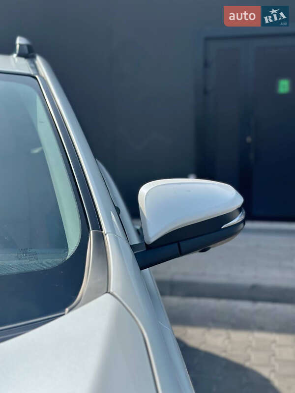 Внедорожник / Кроссовер Toyota RAV4 2016 в Одессе