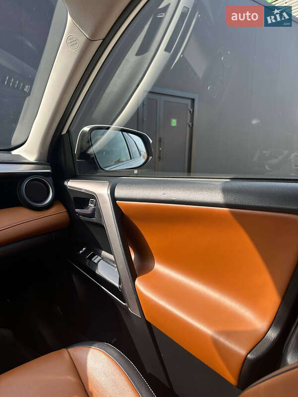 Внедорожник / Кроссовер Toyota RAV4 2016 в Одессе