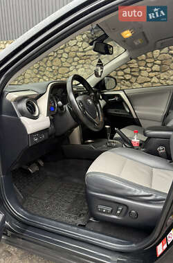 Внедорожник / Кроссовер Toyota RAV4 2013 в 