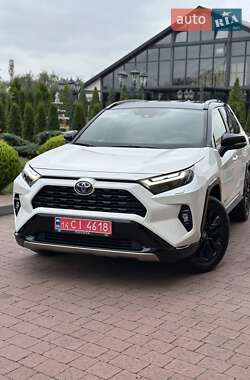 Внедорожник / Кроссовер Toyota RAV4 2022 в 