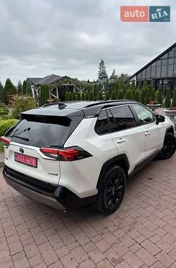 Внедорожник / Кроссовер Toyota RAV4 2022 в 