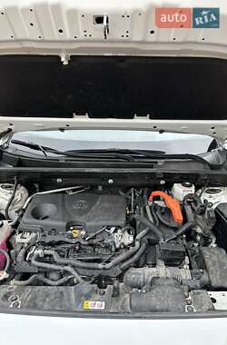 Внедорожник / Кроссовер Toyota RAV4 2022 в 
