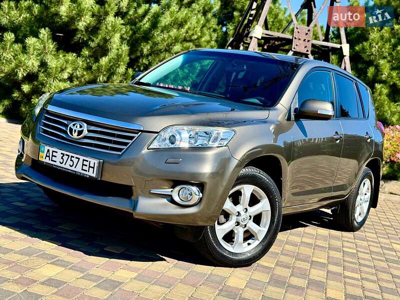 Внедорожник / Кроссовер Toyota RAV4 2011 в 