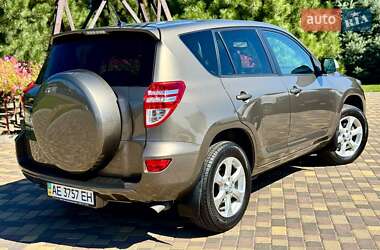 Внедорожник / Кроссовер Toyota RAV4 2011 в 