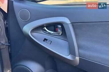 Внедорожник / Кроссовер Toyota RAV4 2011 в 