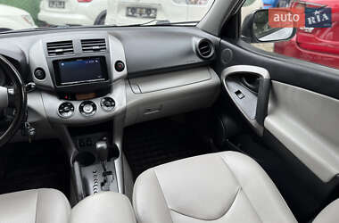 Внедорожник / Кроссовер Toyota RAV4 2007 в 