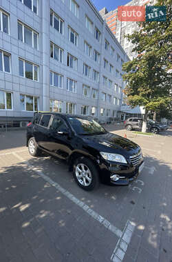 Внедорожник / Кроссовер Toyota RAV4 2011 в Киеве