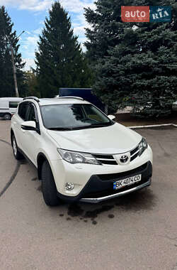 Позашляховик / Кросовер Toyota RAV4 2014 в Рівному