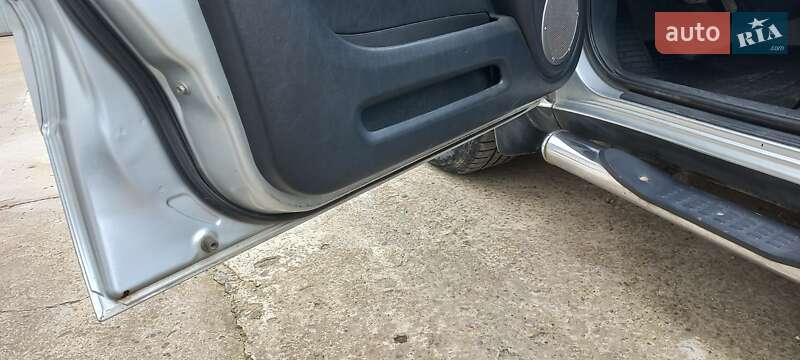 Позашляховик / Кросовер Toyota RAV4 2004 в Чернівцях