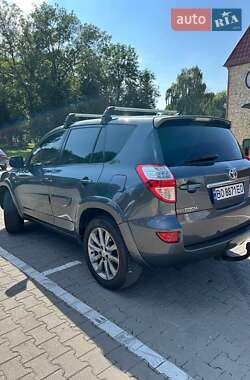 Внедорожник / Кроссовер Toyota RAV4 2011 в 