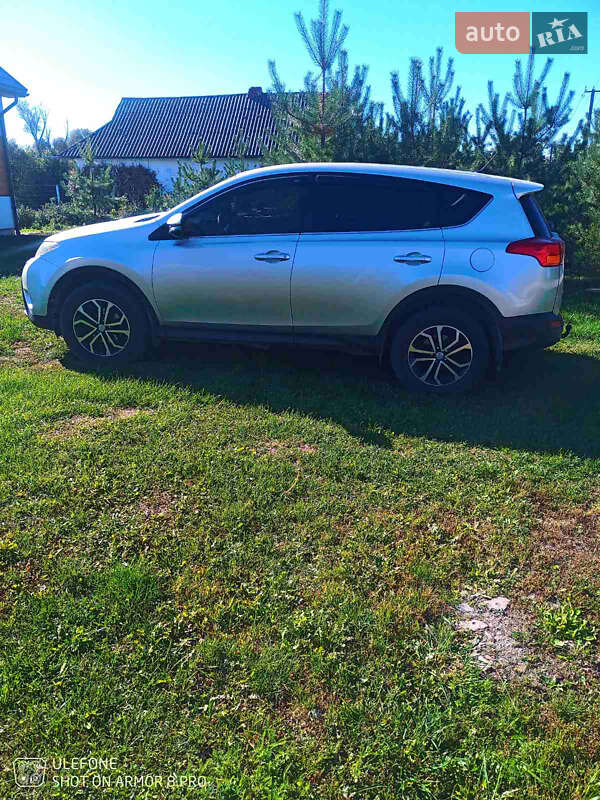 Внедорожник / Кроссовер Toyota RAV4 2013 в Волочиске