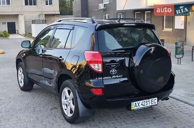 Внедорожник / Кроссовер Toyota RAV4 2007 в 