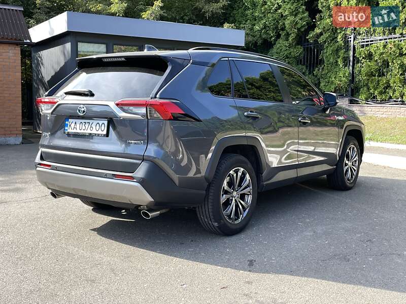Позашляховик / Кросовер Toyota RAV4 2024 в Києві