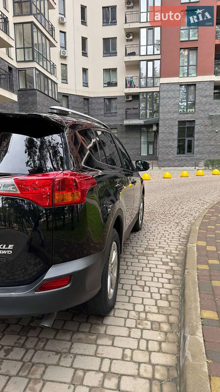 Позашляховик / Кросовер Toyota RAV4 2014 в Броварах