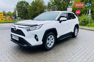 Внедорожник / Кроссовер Toyota RAV4 2020 в Богородчанах