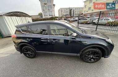 Позашляховик / Кросовер Toyota RAV4 2018 в 
