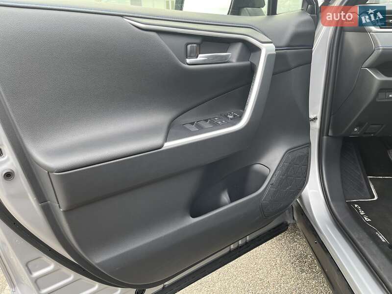 Внедорожник / Кроссовер Toyota RAV4 2024 в Киеве фото 14 Внедорожник / Кроссовер Toyota RAV4 2024 в Киеве