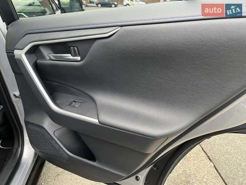 Внедорожник / Кроссовер Toyota RAV4 2024 в Киеве фото 17 Внедорожник / Кроссовер Toyota RAV4 2024 в Киеве