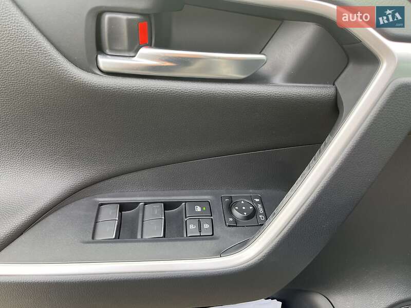 Внедорожник / Кроссовер Toyota RAV4 2024 в Киеве фото 19 Внедорожник / Кроссовер Toyota RAV4 2024 в Киеве