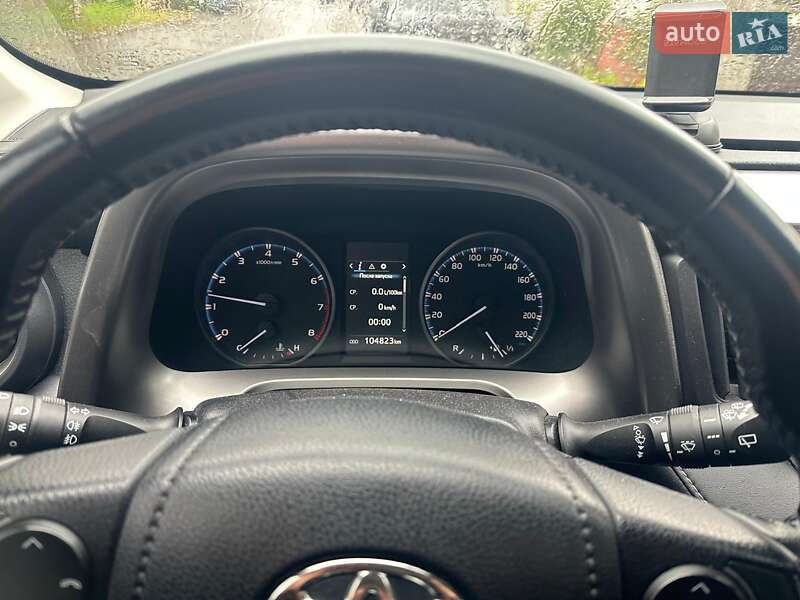 Внедорожник / Кроссовер Toyota RAV4 2017 в Виннице