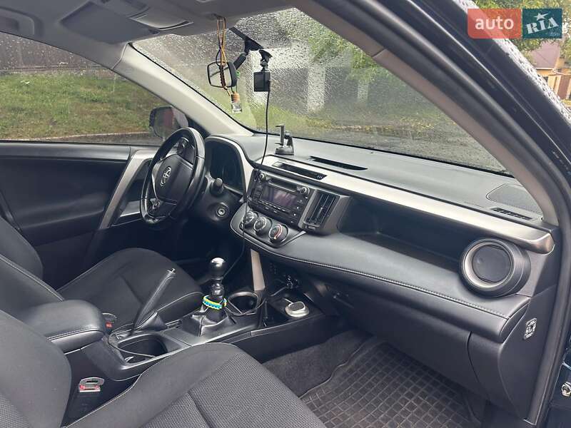 Внедорожник / Кроссовер Toyota RAV4 2017 в Виннице