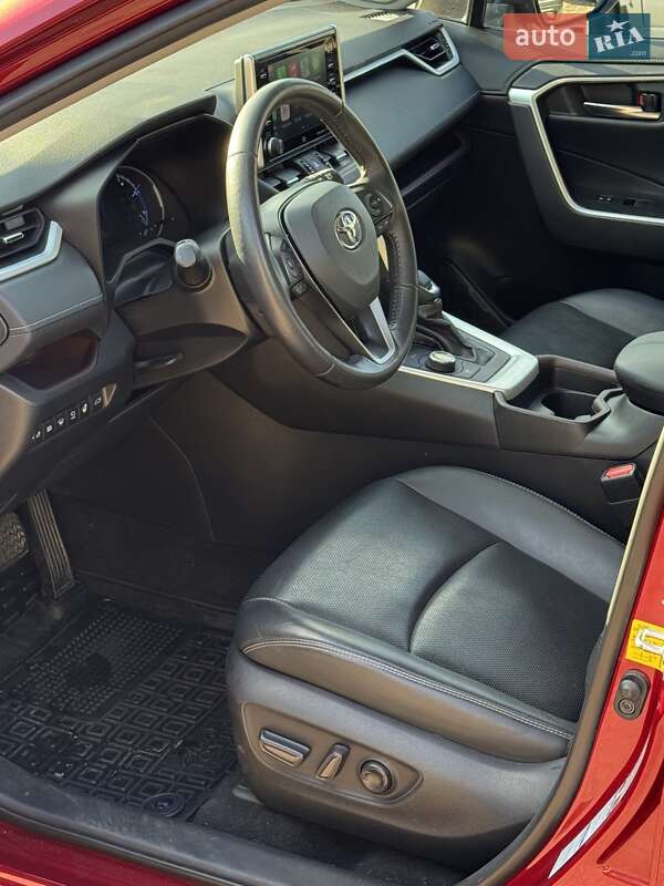 Внедорожник / Кроссовер Toyota RAV4 2020 в Киеве фото 12 Внедорожник / Кроссовер Toyota RAV4 2020 в Киеве