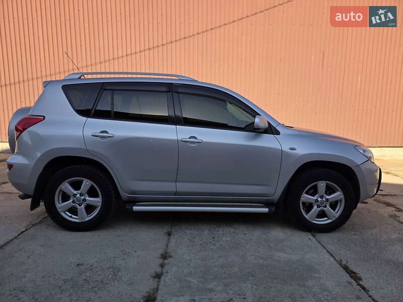 Внедорожник / Кроссовер Toyota RAV4 2007 в 